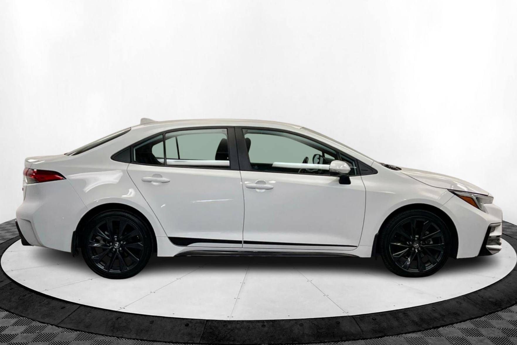 2023 Toyota Corolla SE photo 6