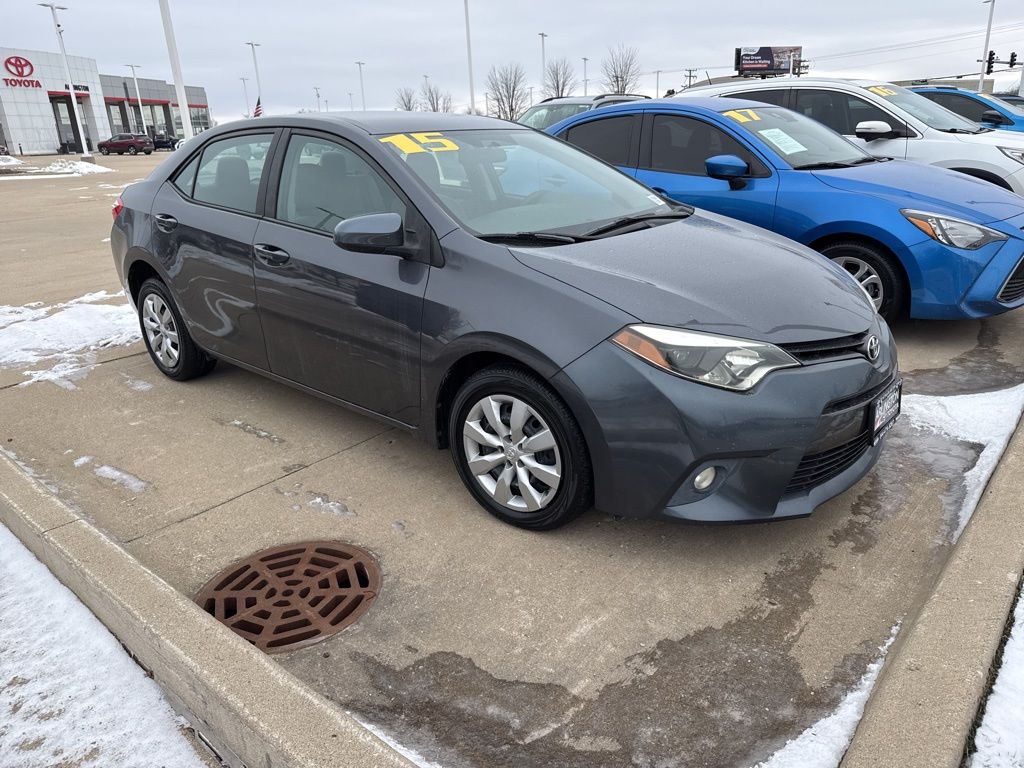 2015 Toyota Corolla LE's photo