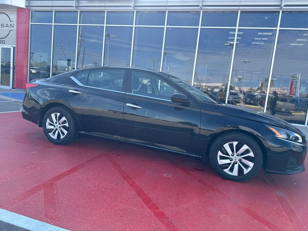 2023 Nissan Altima 2.5 S photo 5