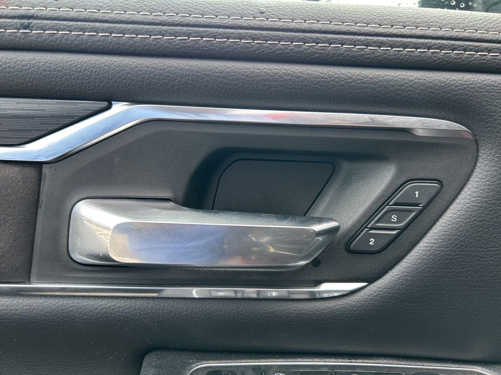 2024 Ram 1500 Laramie photo 12