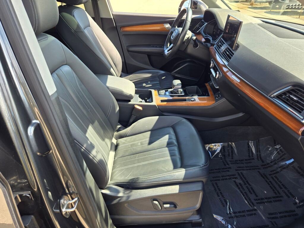 2023 Audi Q5 45 S line Premium Plus photo 3
