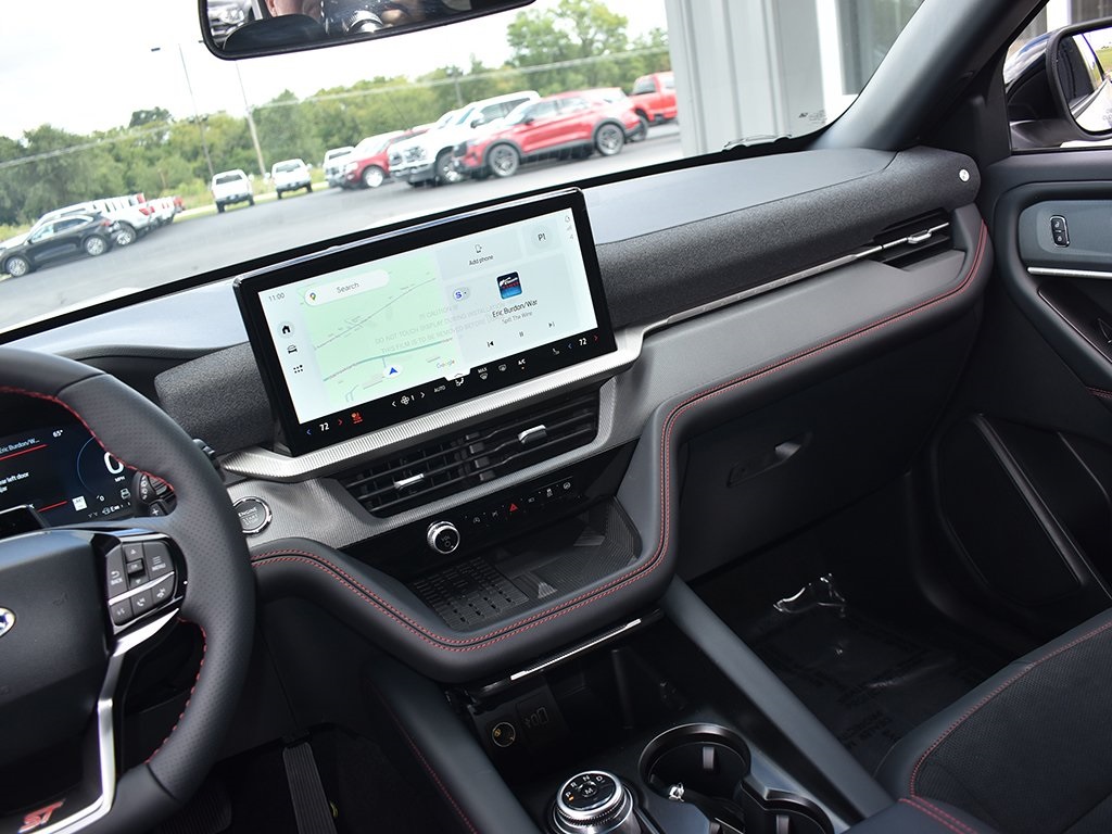 2025 Ford Explorer ST photo 15