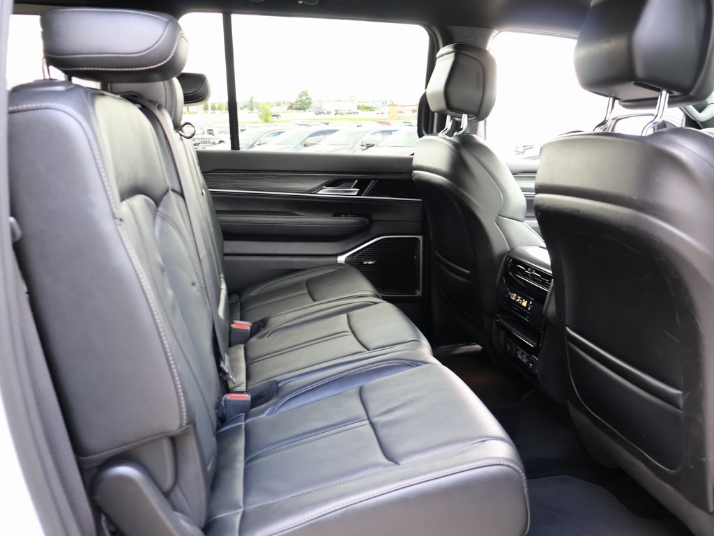 2023 Jeep Wagoneer Series III photo 12