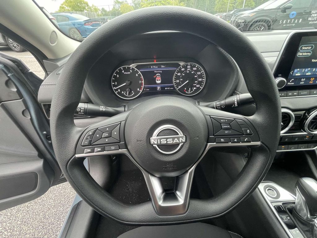 2025 Nissan Sentra SV photo 18