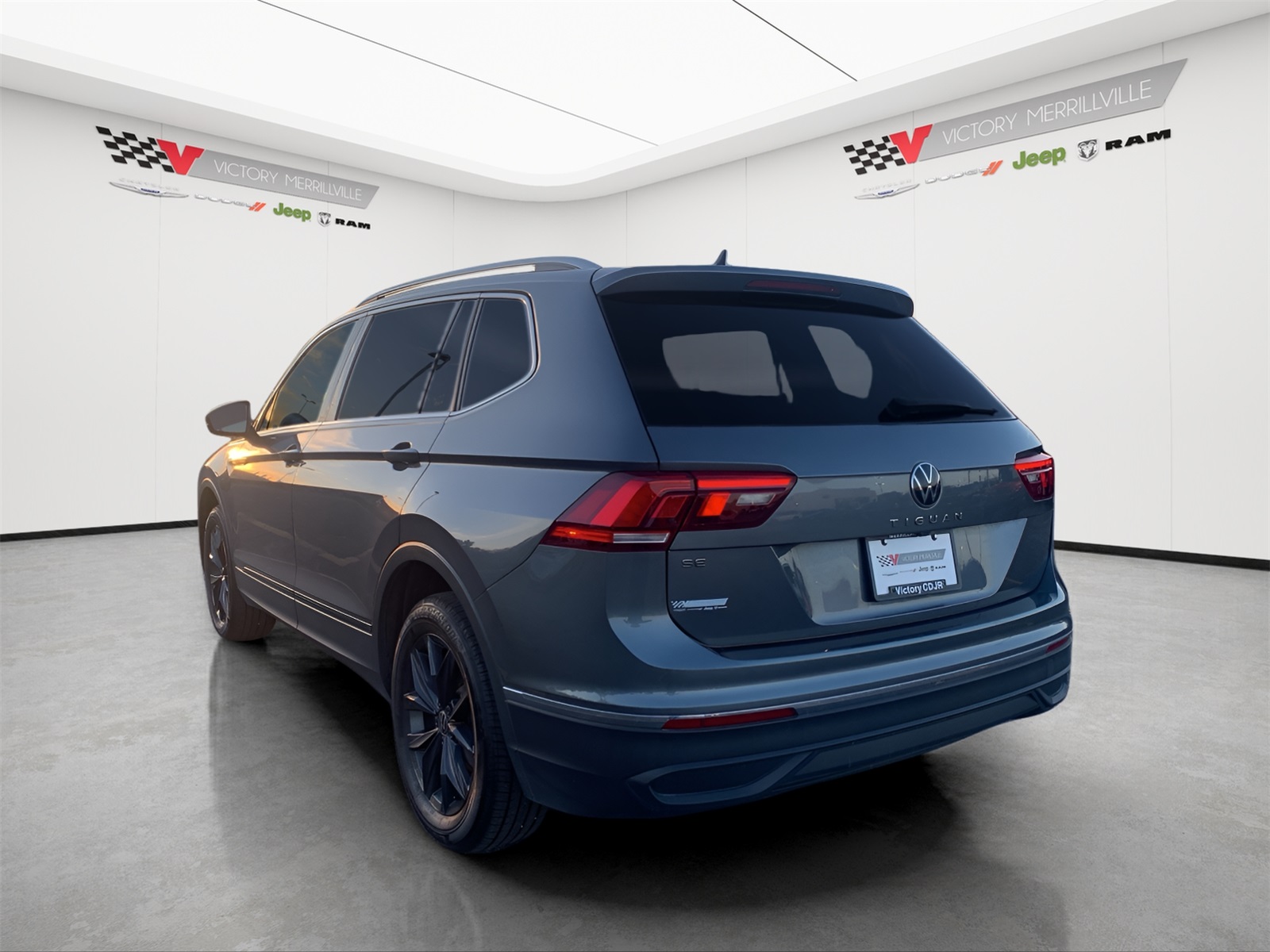 2024 Volkswagen Tiguan SE Wolfsburg Edition photo 2