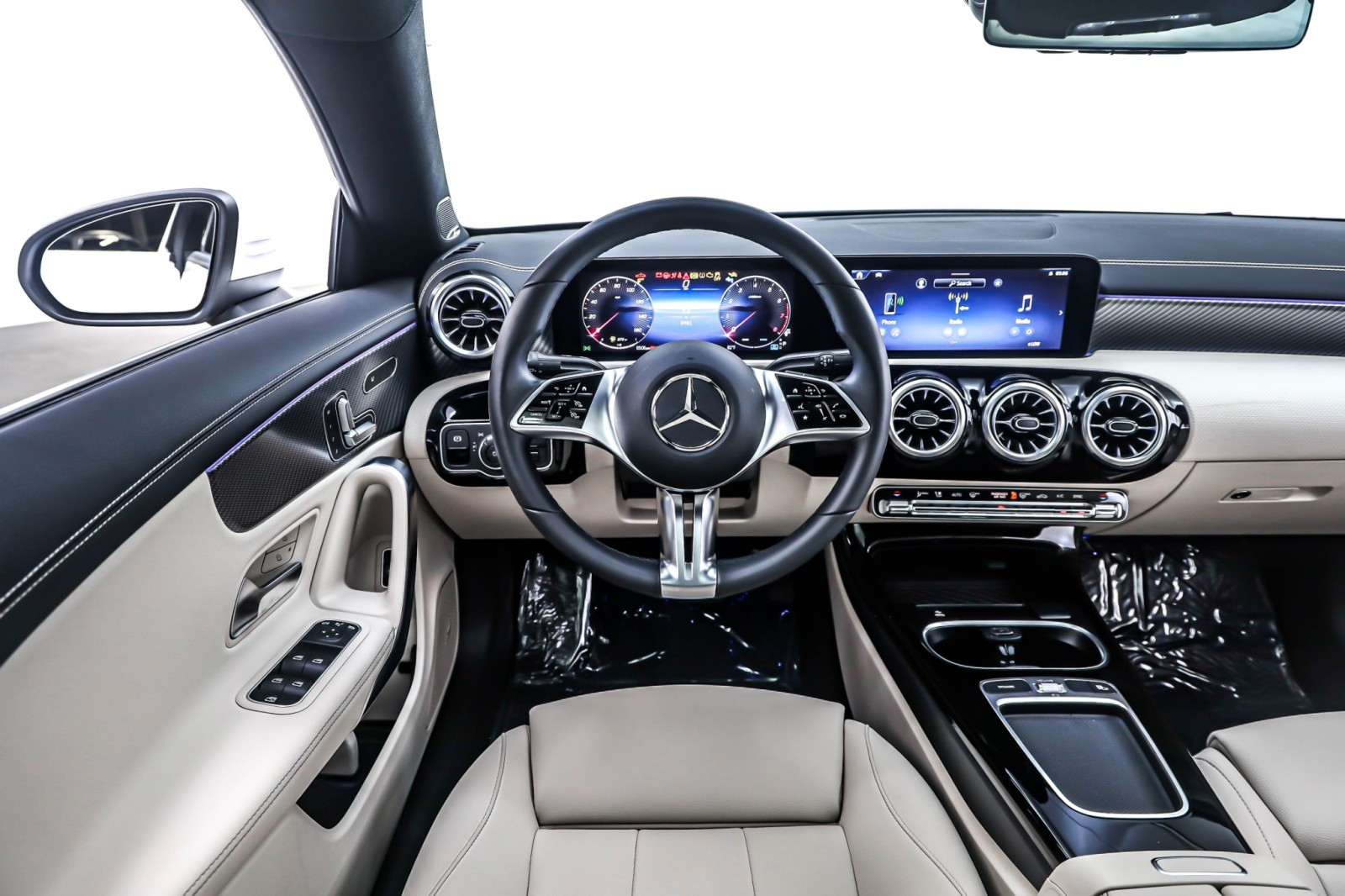 2025 Mercedes Benz CLA 250 photo 5