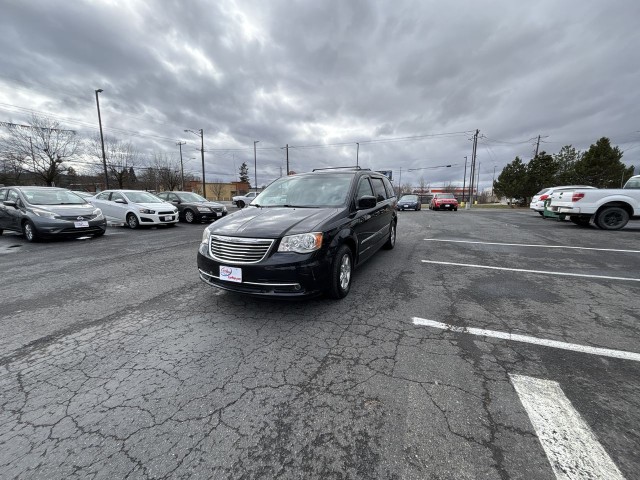 Pre-Owned 2013 Chrysler Town & Country Touring Minivan 4D