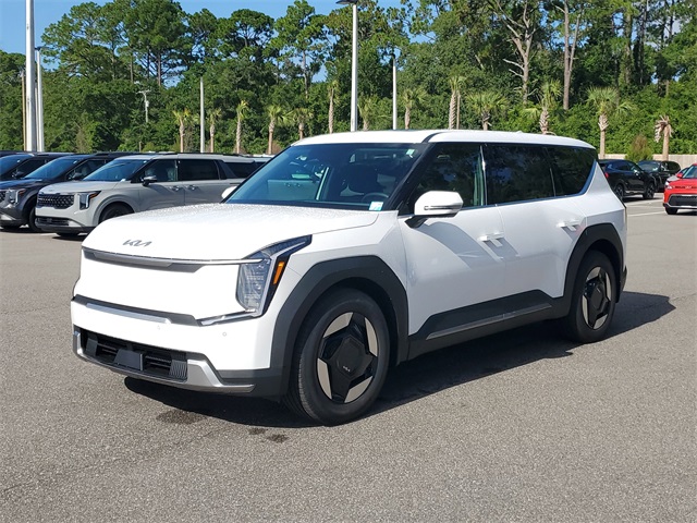 2026 Kia EV9 Light Long Range photo 3