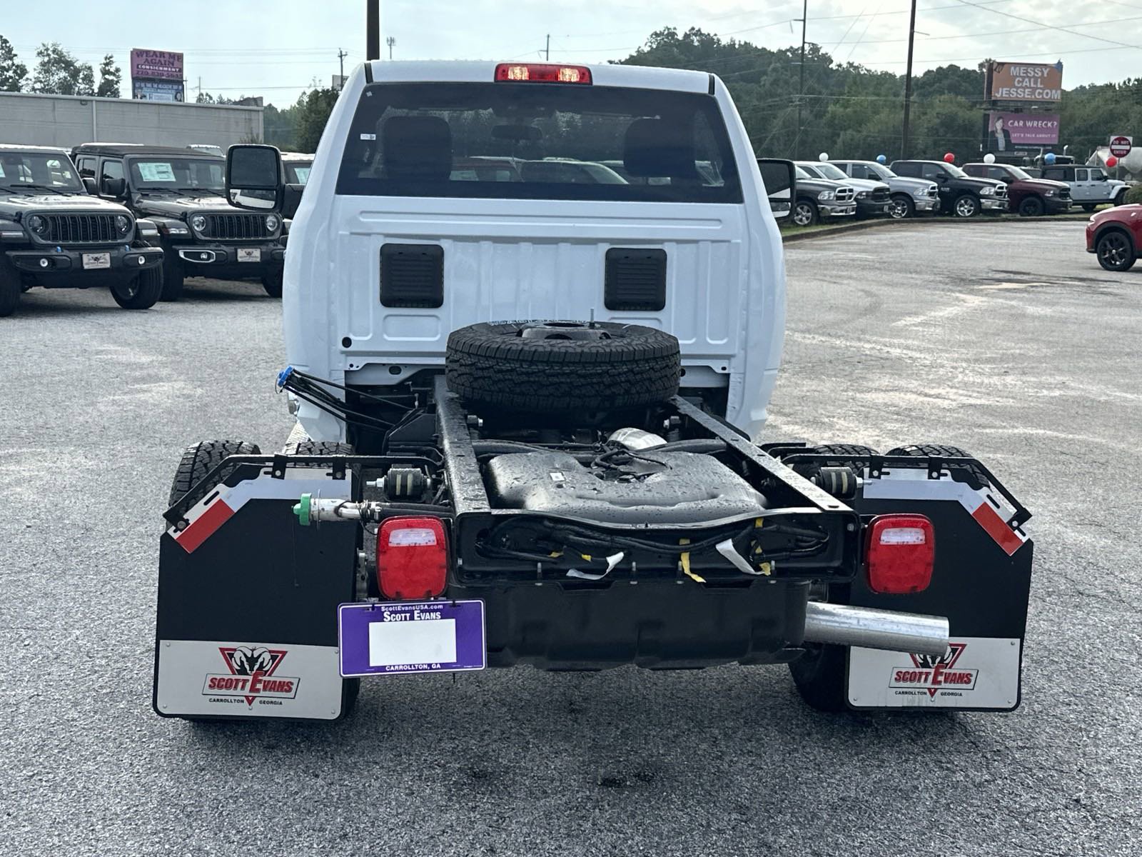 2024 Ram 3500 SLT photo 7