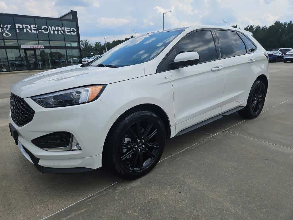 2022 Ford Edge ST-Line's photo