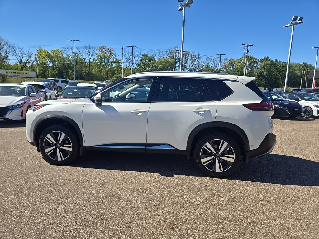 2023 Nissan Rogue Platinum photo 4