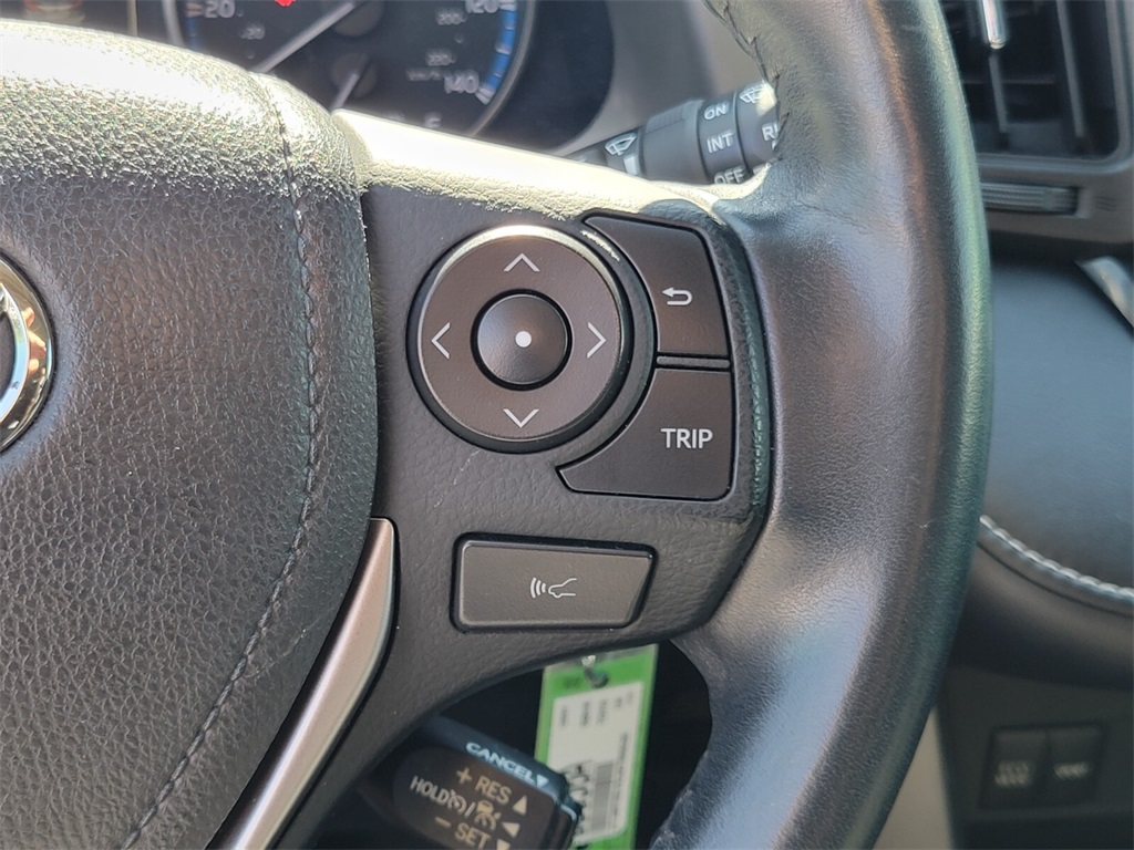 2018 Toyota RAV4 XLE photo 19