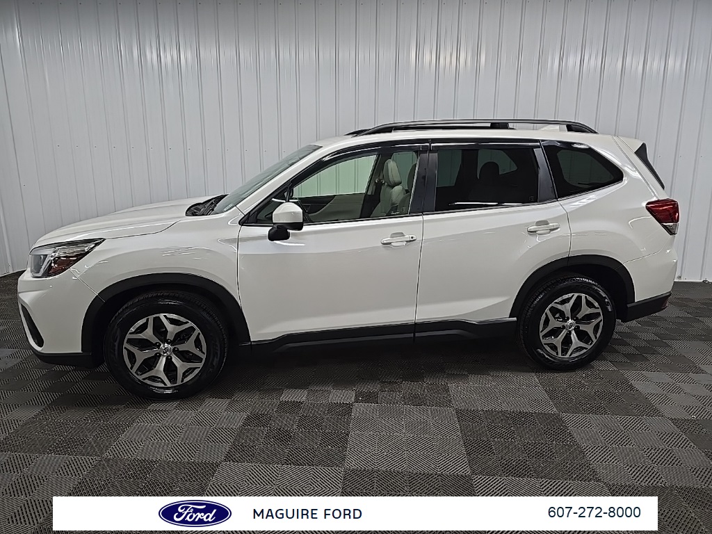 2020 Subaru Forester Premium photo 5
