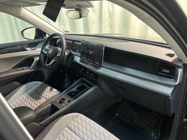 2025 Volkswagen Tiguan S photo 30