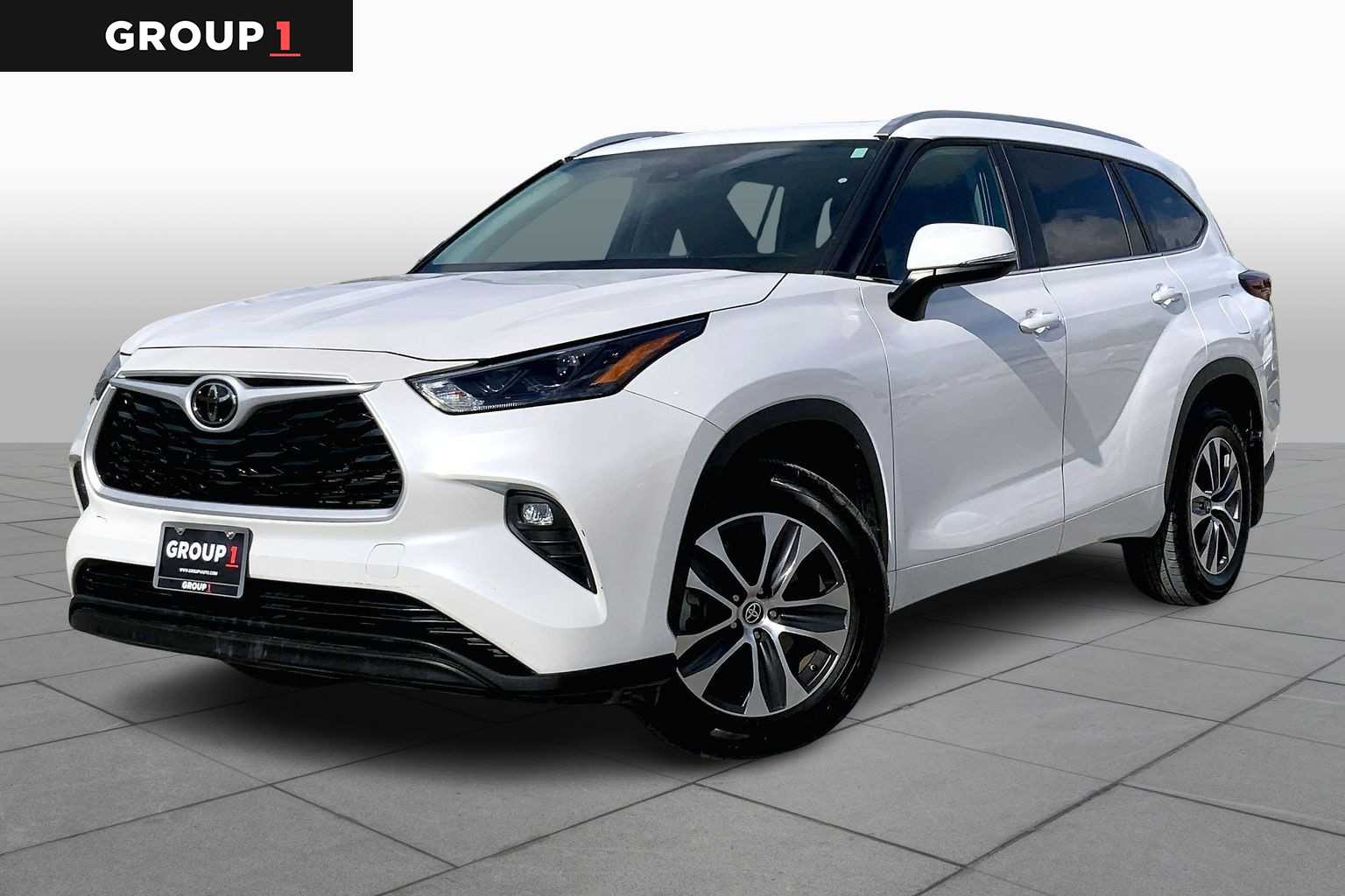 2024 Toyota Highlander XLE's photo