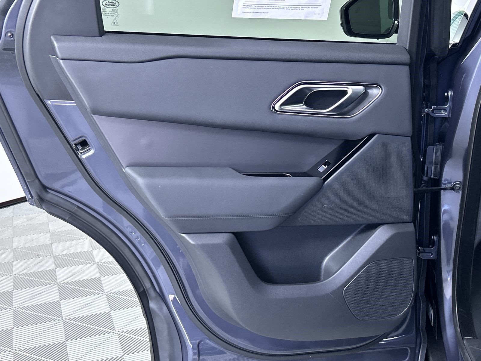 2025 Land Rover Range Rover Velar SE photo 24