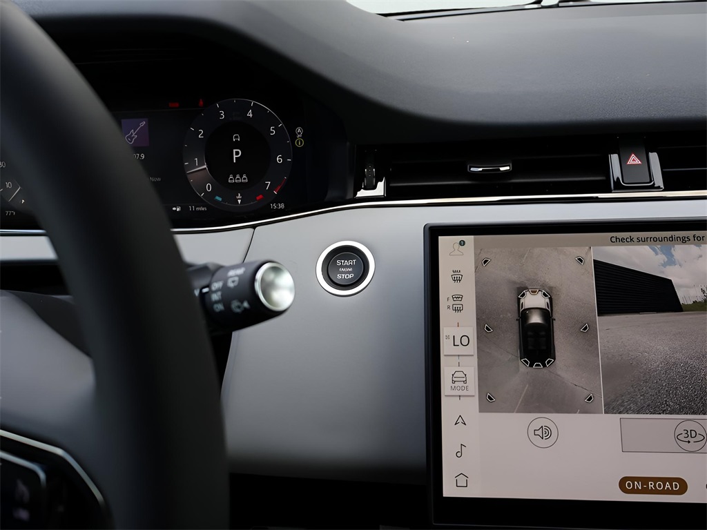 2026 Land Rover Range Rover Evoque Dynamic SE photo 22