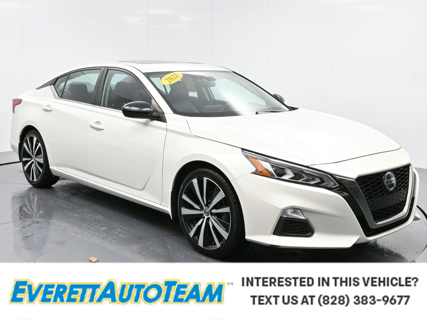 2021 Nissan Altima SR's photo