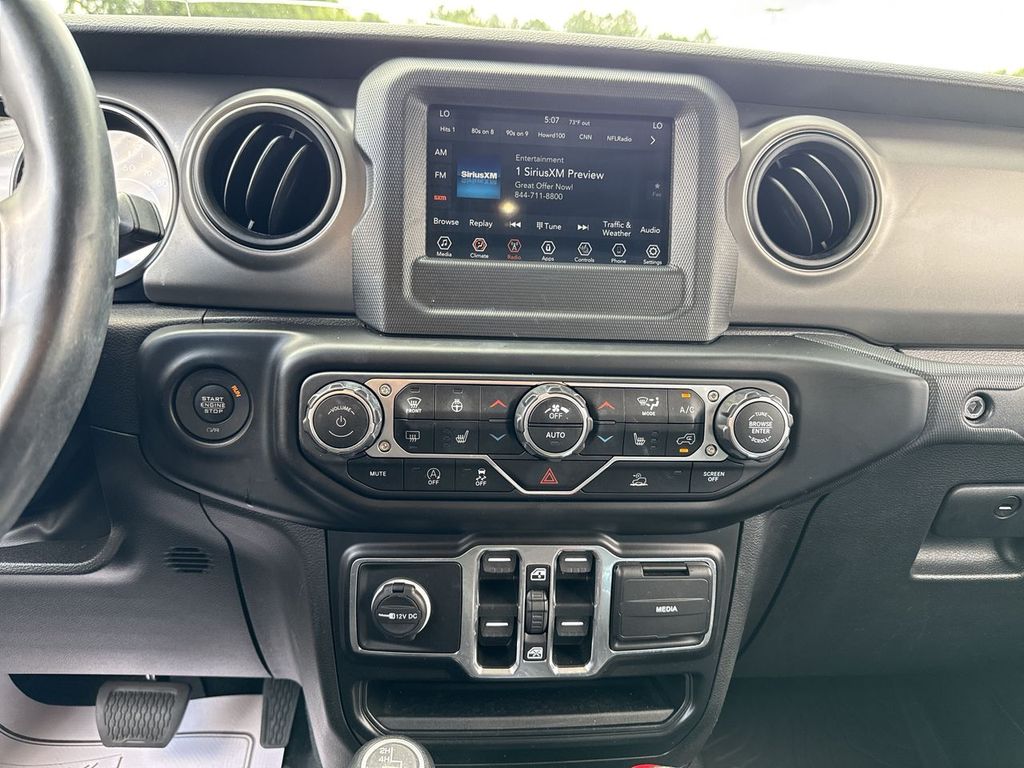 2022 Jeep Gladiator Sport photo 16