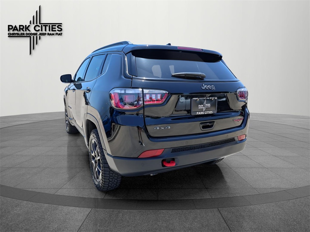 2024 Jeep Compass Trailhawk photo 4