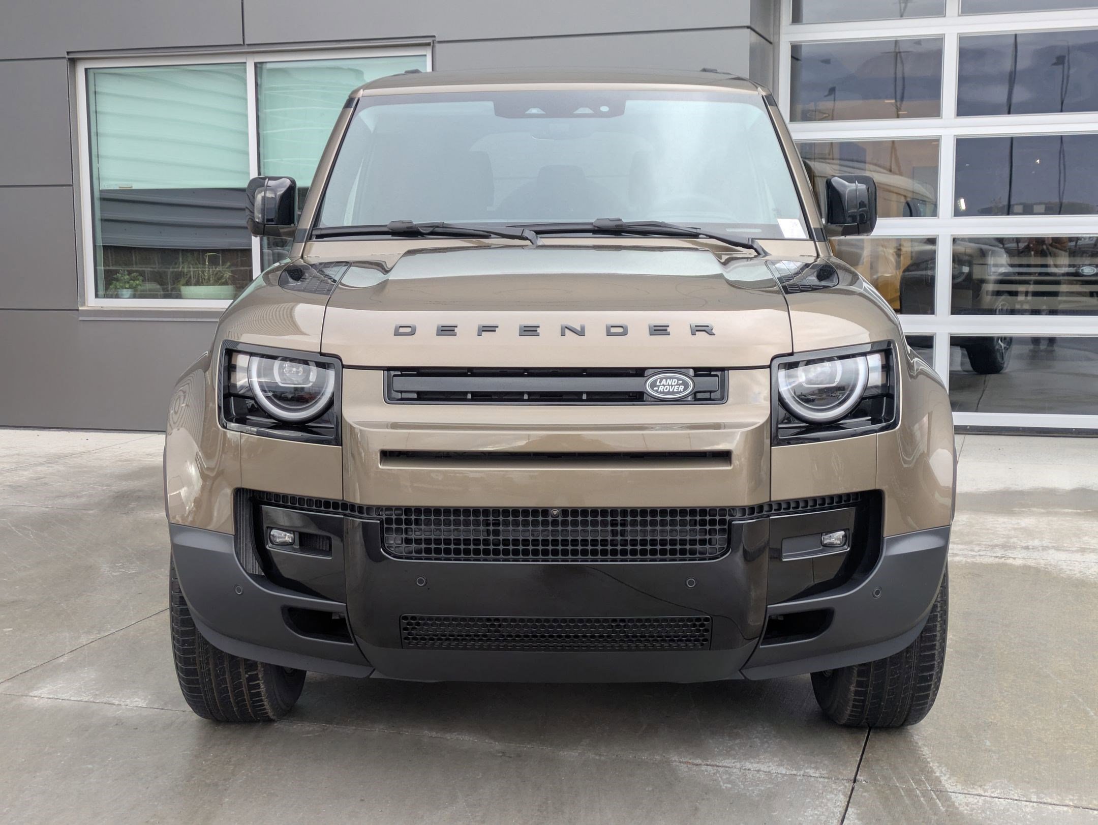 2026 Land Rover Defender 110 S photo 2