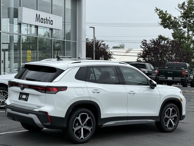 2025 Volkswagen Tiguan SE photo 2