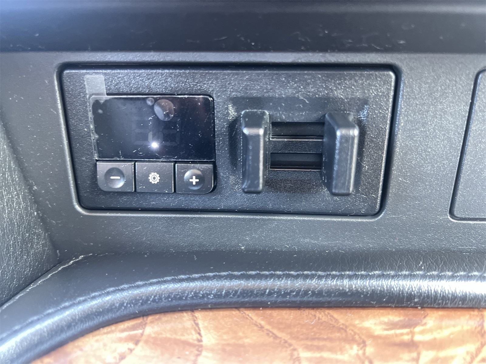 2021 Nissan Armada SL photo 7
