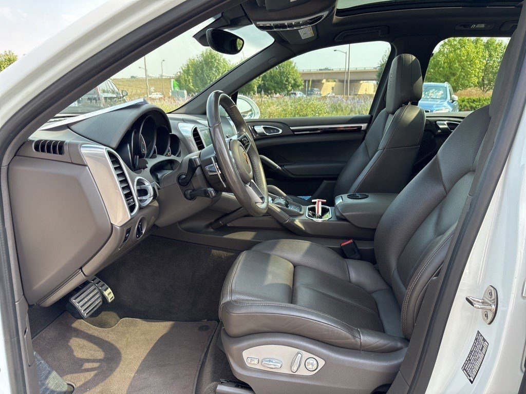 2017 Porsche Cayenne S photo 10