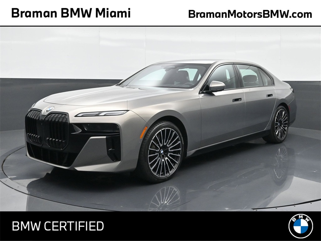 2025 BMW 7 Series 740i's photo