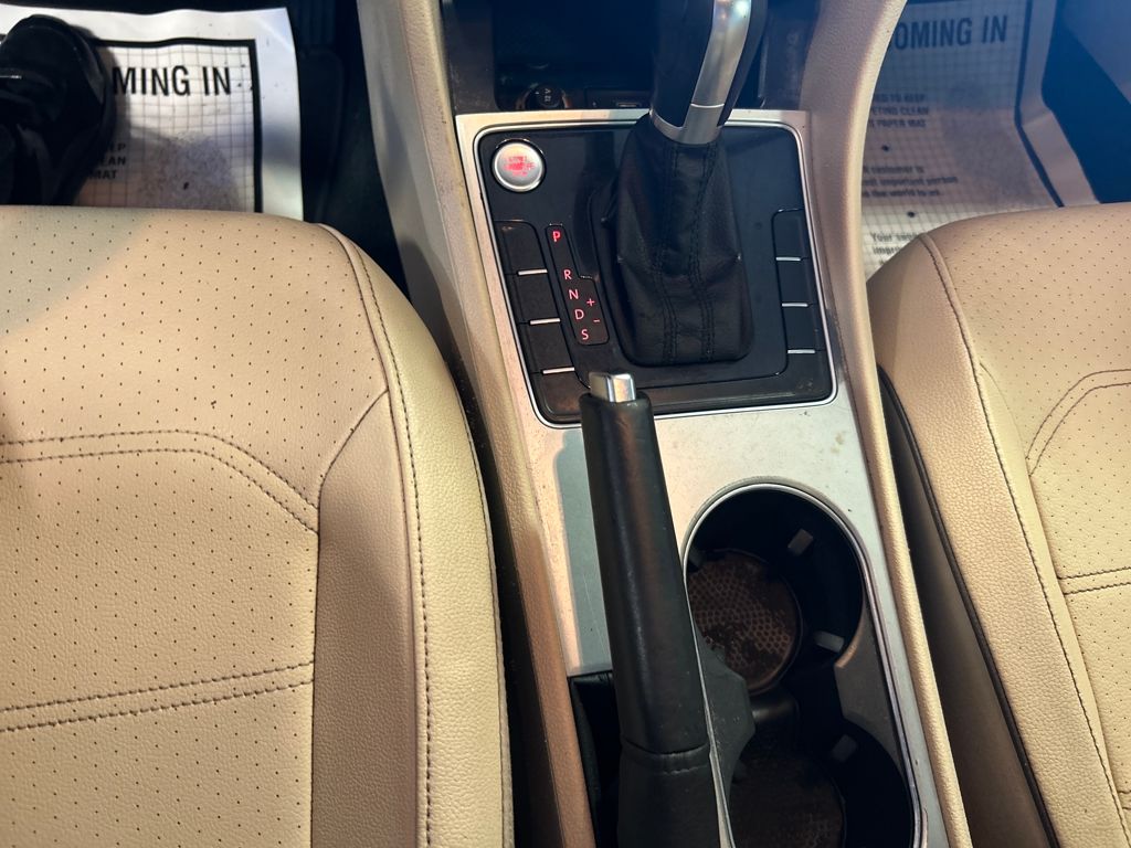 2019 Volkswagen Passat 2.0T Wolfsburg Edition photo 15