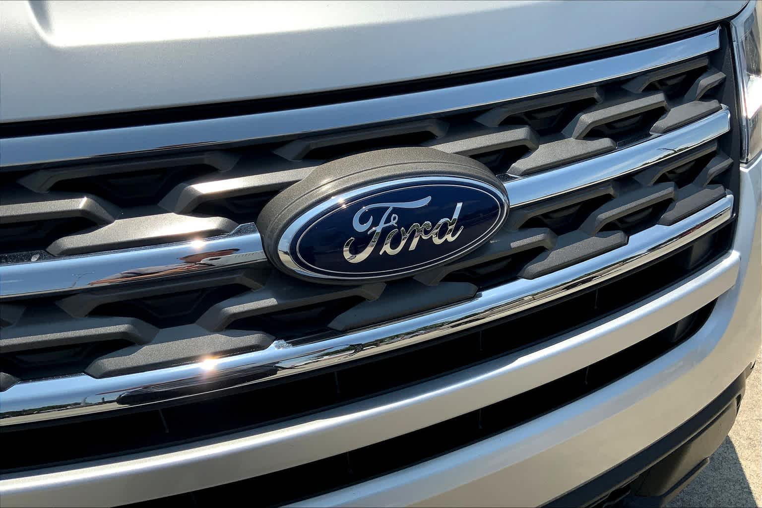 2019 Ford Explorer Base photo 26