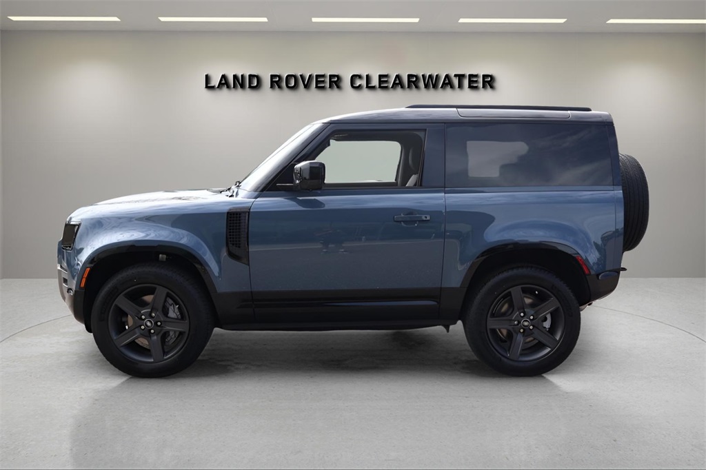 2025 Land Rover Defender 90 X-Dynamic SE photo 2