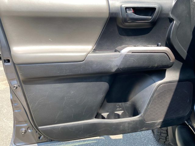 2021 Toyota Tacoma SR5 photo 14