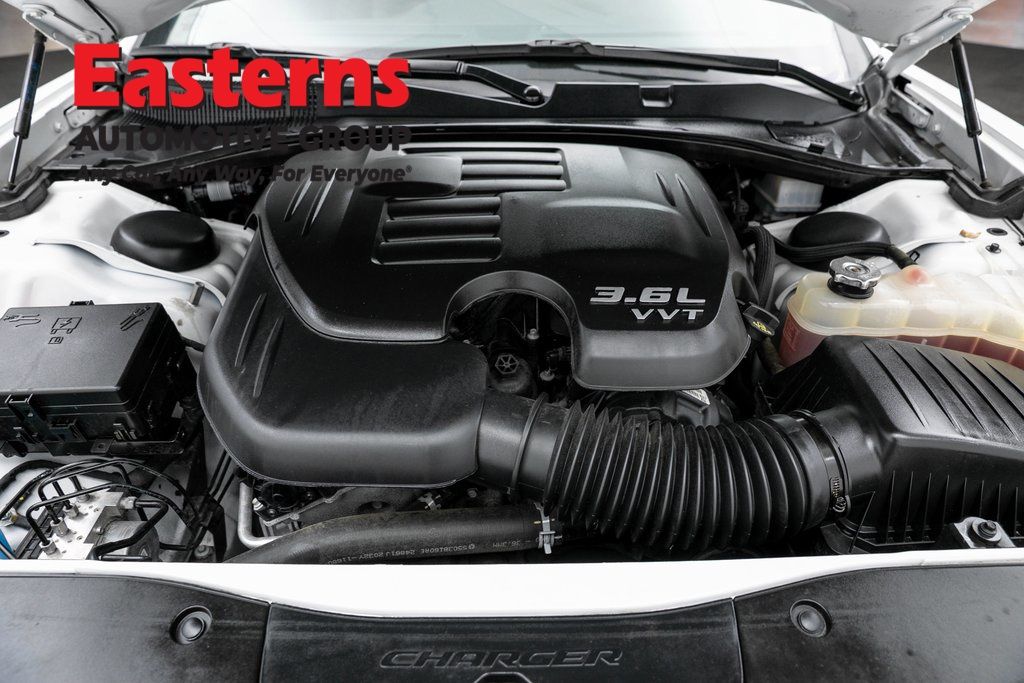 2022 Dodge Charger SXT photo 7
