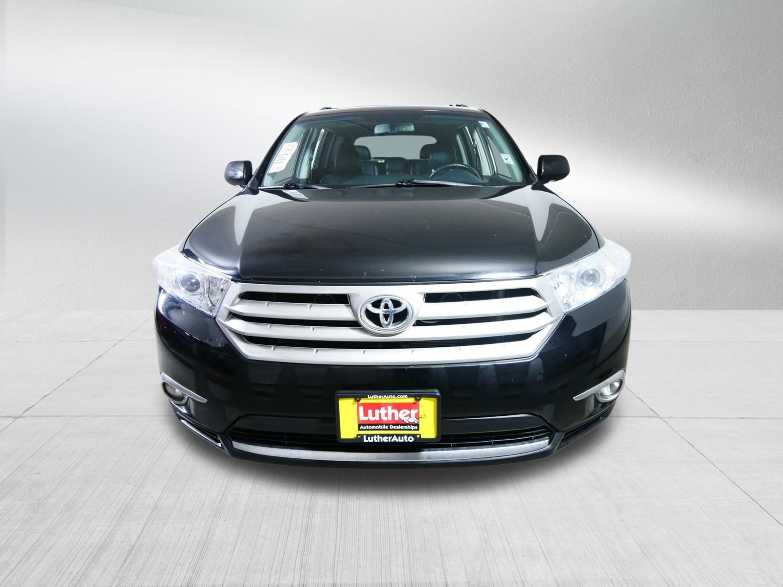 Used 2013 Toyota Highlander Limited with VIN 5TDDK3EH9DS258256 for sale in Cambridge, Minnesota