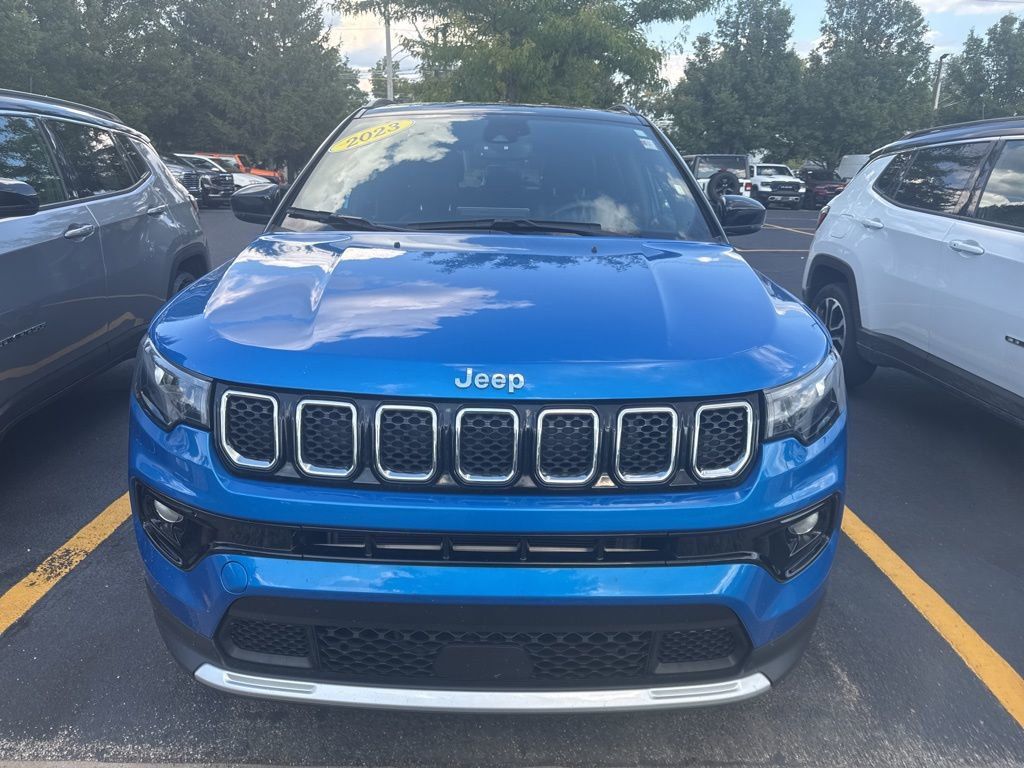 2023 Jeep Compass Limited photo 2