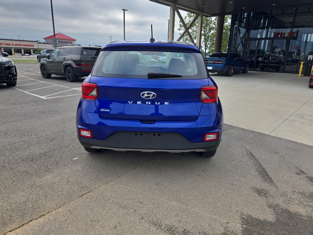 2023 Hyundai Venue SE photo 3