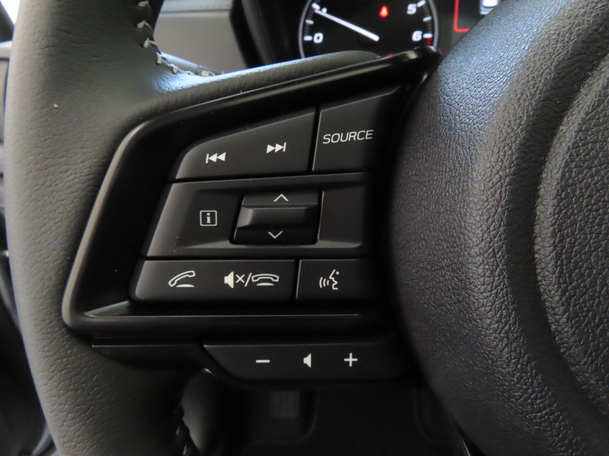 2025 Subaru Forester Premium Base photo 10