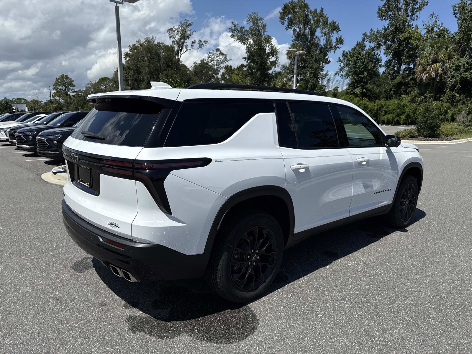 2026 Chevrolet Traverse photo 3