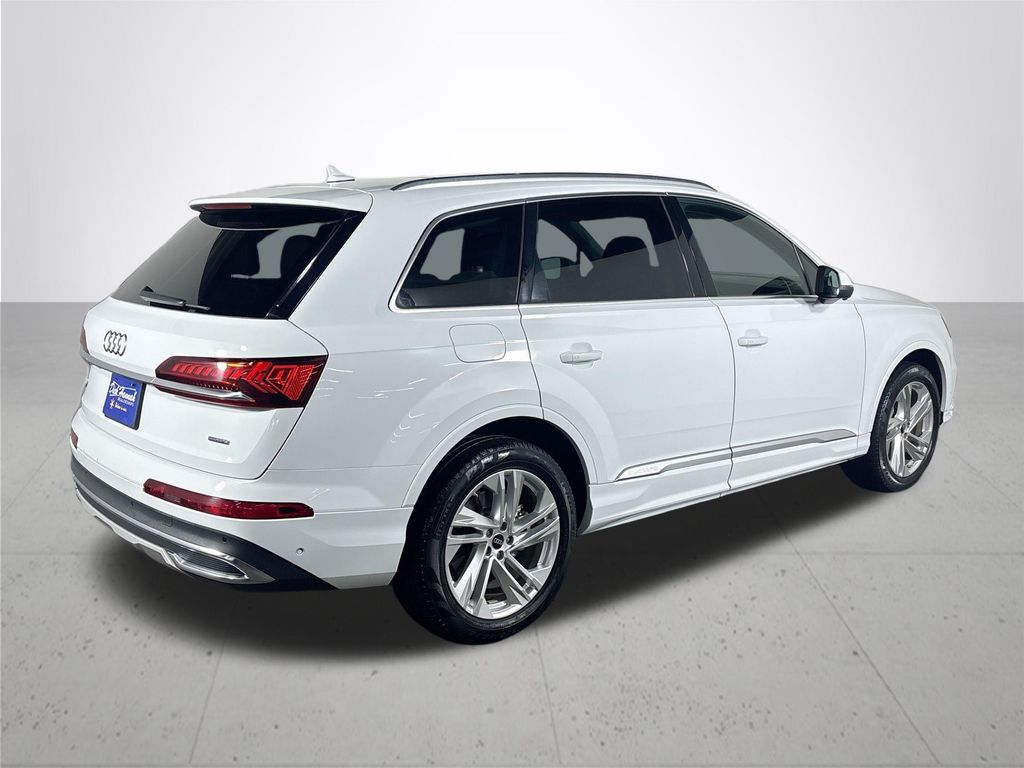 2024 Audi Q7 55 Premium Plus photo 6