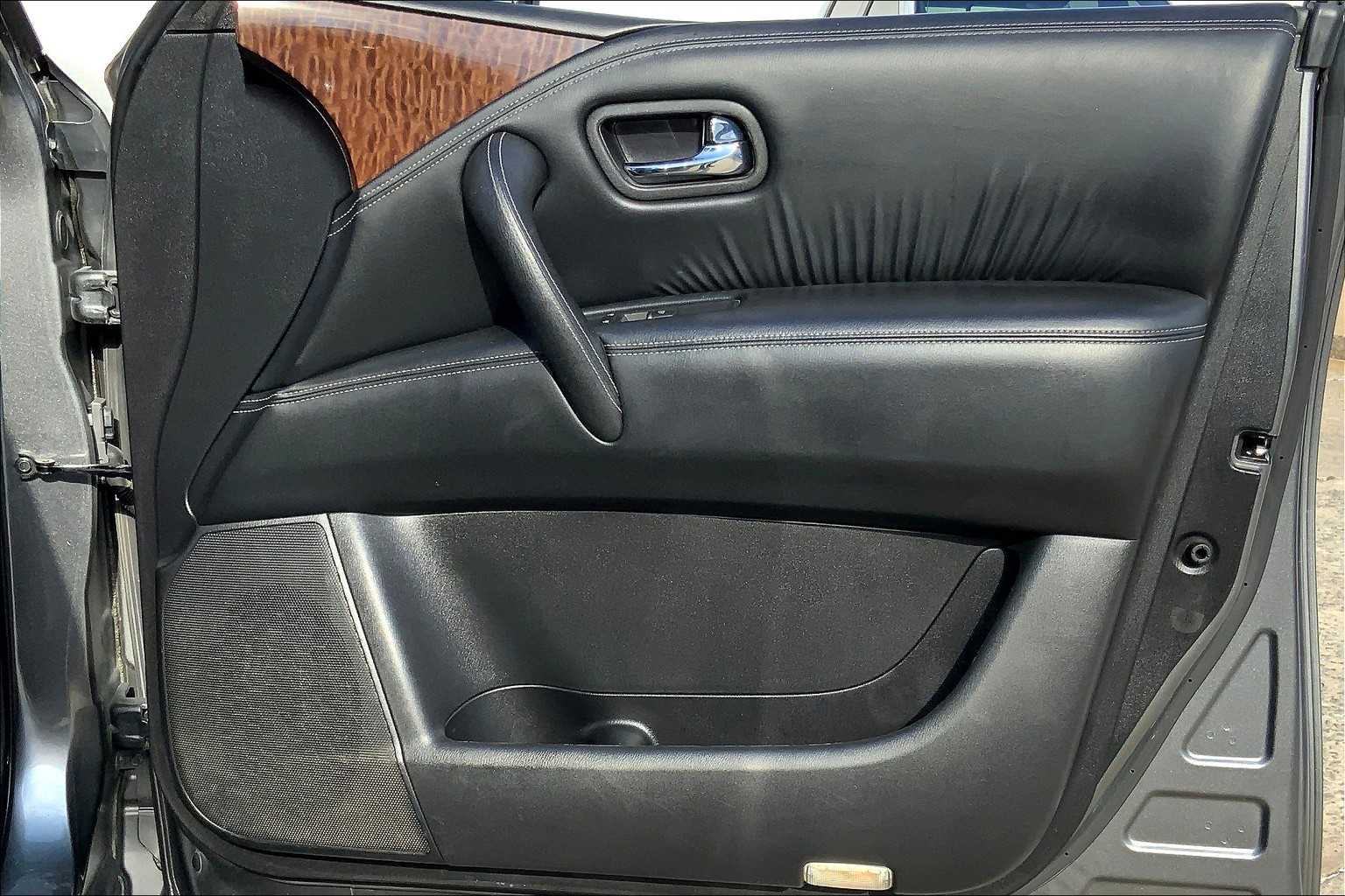 2020 Nissan Armada SL photo 21