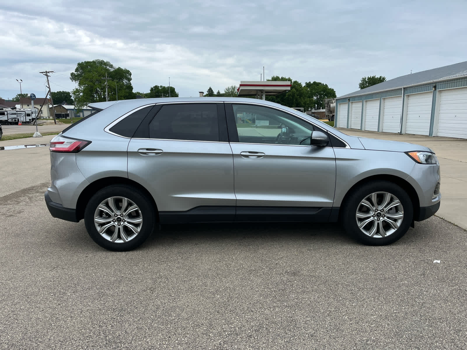 2024 Ford Edge Titanium photo 7