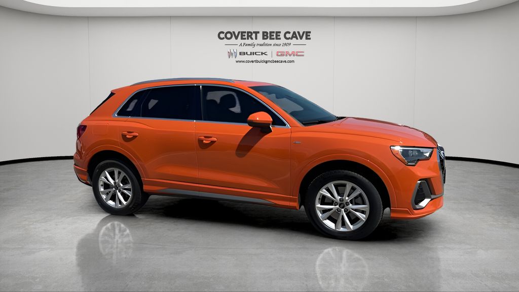 2022 Audi Q3 S line Premium 45 TFSI photo 11