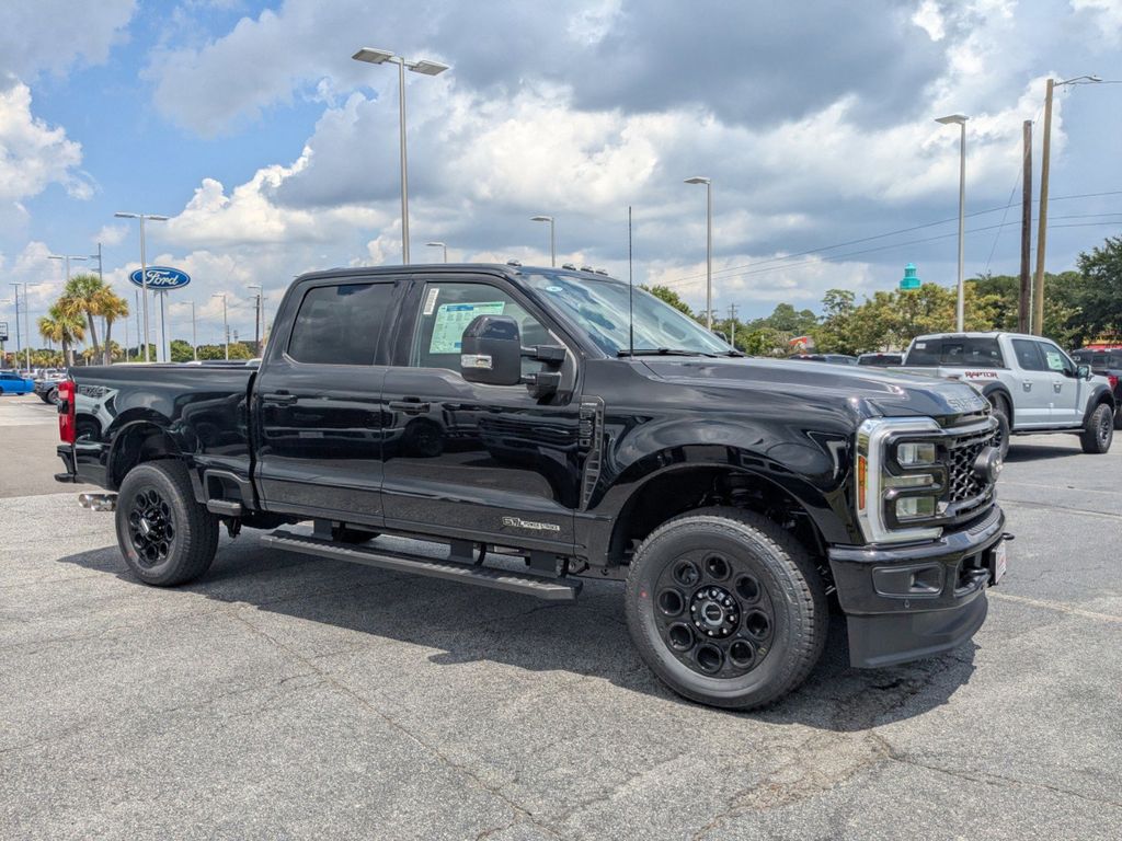 2025 Ford F-350 Lariat photo 2