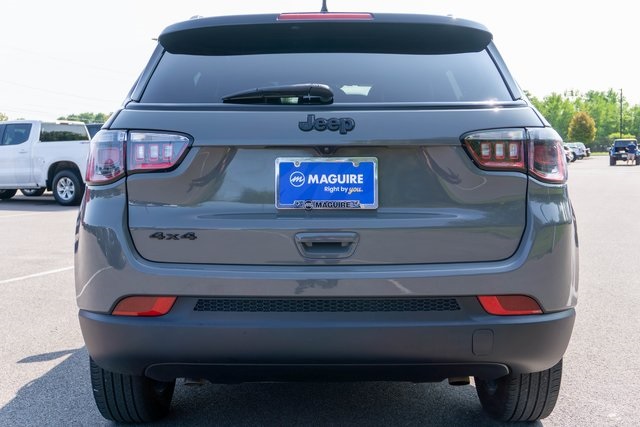 2023 Jeep Compass Altitude photo 2