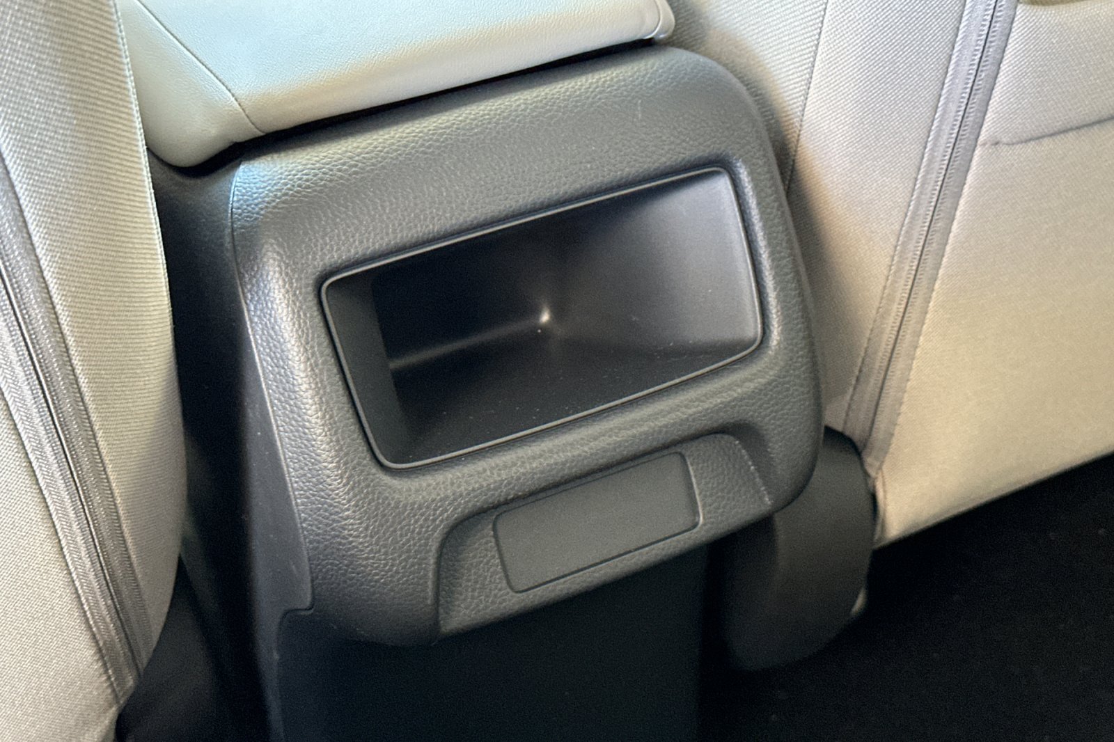 2026 Honda HR-V LX photo 13