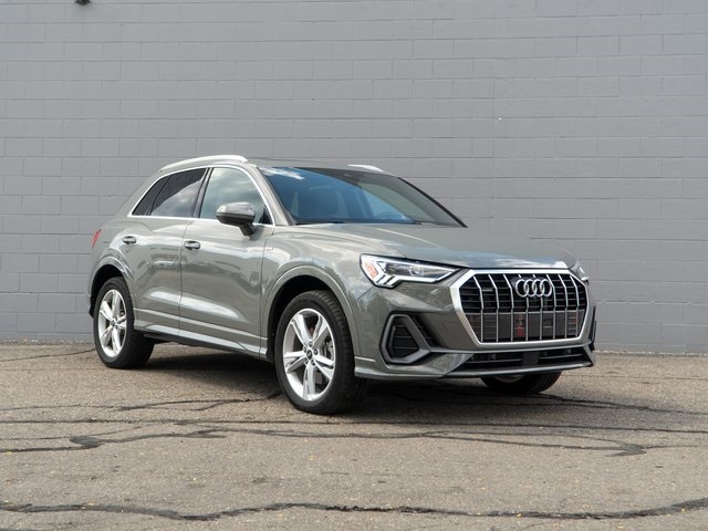 2022 Audi Q3 Premium Plus S line photo 9