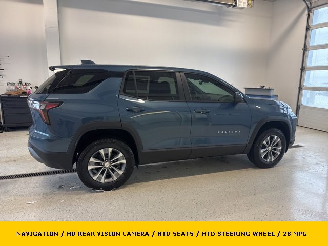 2025 Chevrolet Equinox LT photo 2