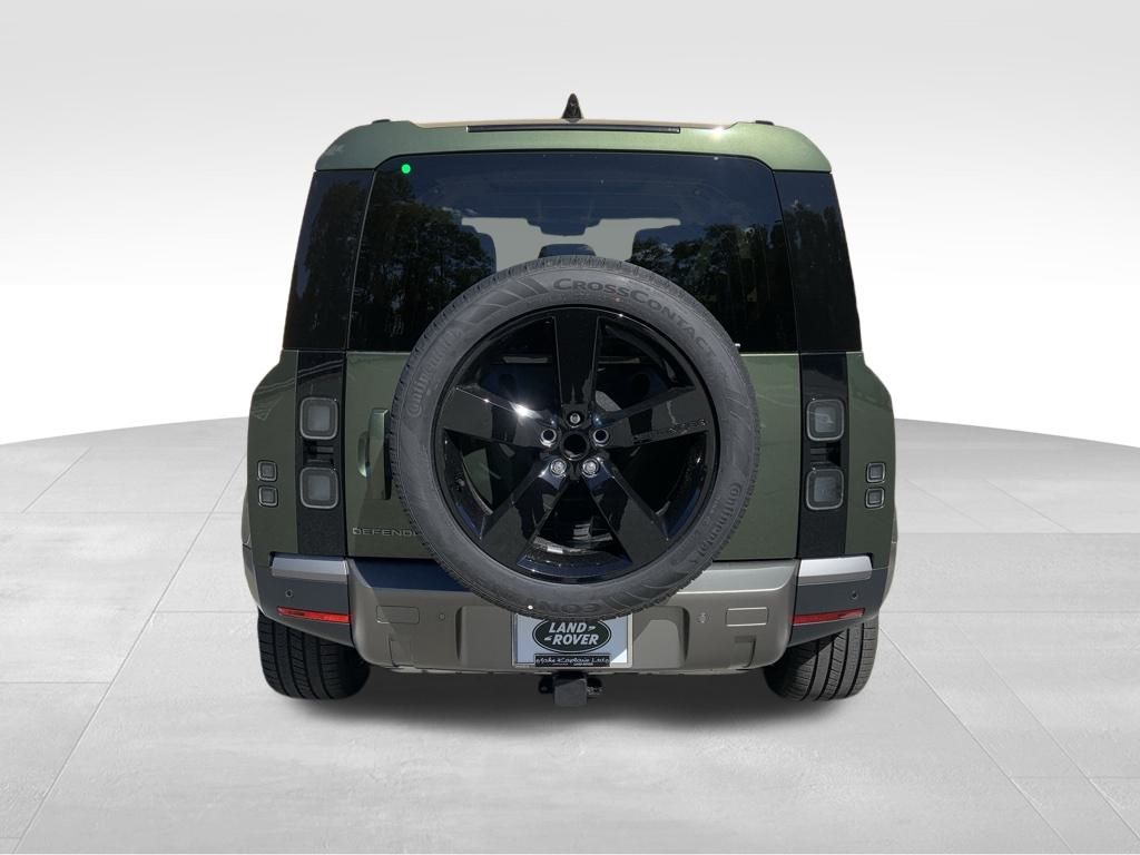 2026 Land Rover Defender 110 S photo 7