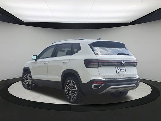 2025 Volkswagen Taos SE photo 2